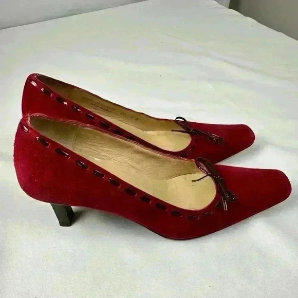 Vintage Coach Red Suede Heels w/Brown Shoe line Accent (Size 6) - Picture 3 of 9